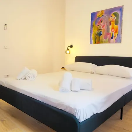 Elegantis Santa Croce 公寓 *